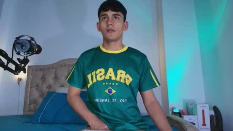 Snapshot of estebanperez_ chatting on 09/24/25, 12:41 Esteban online show from 09/24/25, 12:41