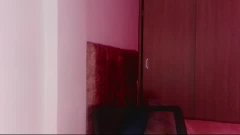 Snapshot of estefa1 chatting on 11/21/25, 03:00 estefa1 online show from 11/21/25, 03:00