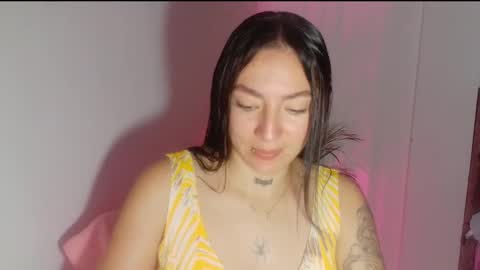 Snapshot of estefa1 chatting on 12/16/25, 06:57 estefa1 online show from 12/16/25, 06:57