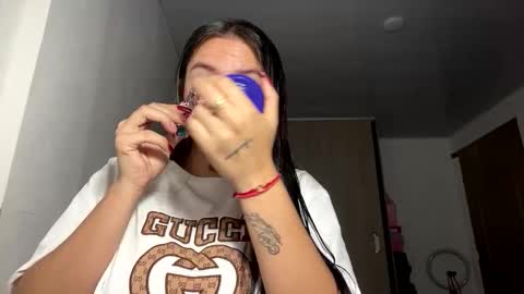 Snapshot of estefa1 chatting on 04/15/26, 04:52 estefa1 online show from 04/15/26, 04:52