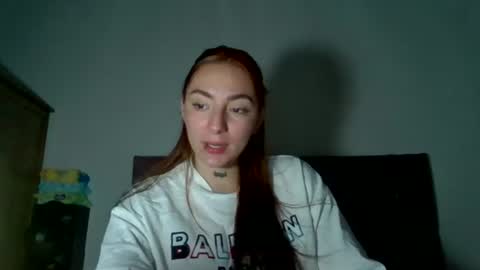 Snapshot of estefa1 chatting on 06/27/26, 04:06 estefa1 online show from 06/27/26, 04:06