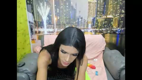 Snapshot of estefani_robles chatting on 12/22/25, 11:24 estefani robles online show from 12/22/25, 11:24