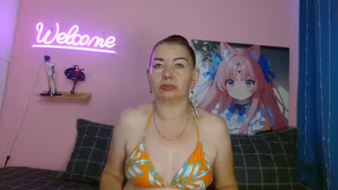 estefania_344 online show from 10/11/25, 08:29