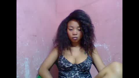 estelah20 online show from 11/11/25, 05:51