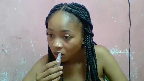 estelah20 online show from 11/13/25, 07:29