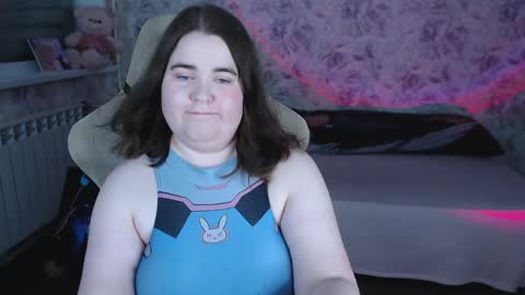 estelle_hicks online show from 05/04/26, 06:48
