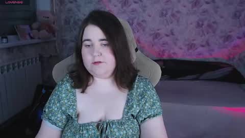estelle_hicks online show from 05/06/26, 06:57