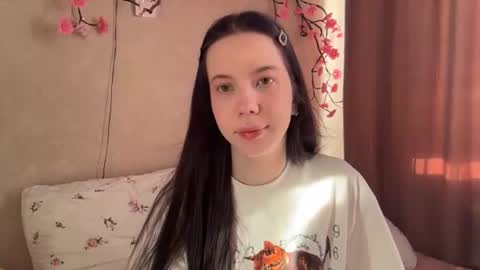 Snapshot of estellezdebski chatting on 07/14/26, 03:29 estellezdebski online show from 07/14/26, 03:29