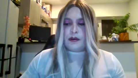 Snapshot of estephanieaguilar chatting on 09/21/25, 06:15 Estephanie Aguilar online show from 09/21/25, 06:15