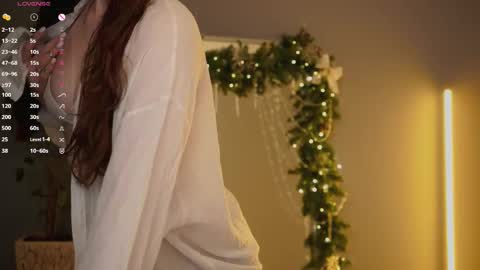 Snapshot of ester_hill chatting on 01/15/26, 02:27 Ester online show from 01/15/26, 02:27