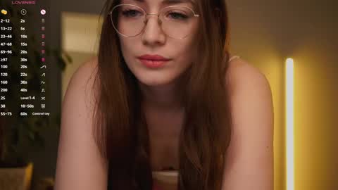 Snapshot of ester_hill chatting on 04/20/26, 03:09 Ester online show from 04/20/26, 03:09