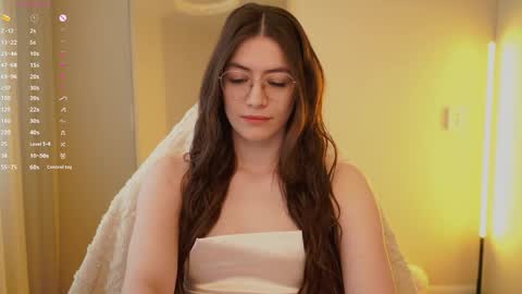 Snapshot of ester_hill chatting on 05/11/26, 04:07 Ester online show from 05/11/26, 04:07
