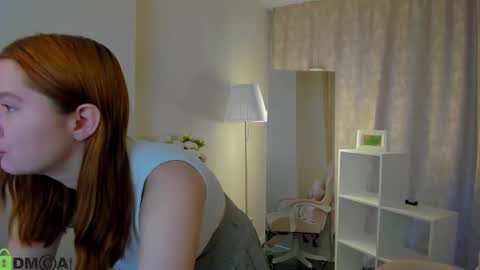 Ester online show from 09/09/25, 12:54