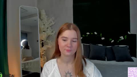 Ester online show from 12/04/25, 11:35