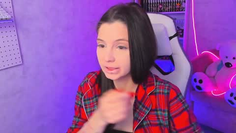 Snapshot of estercollins chatting on 01/14/25, 03:01 Ester online show from 01/14/25, 03:01