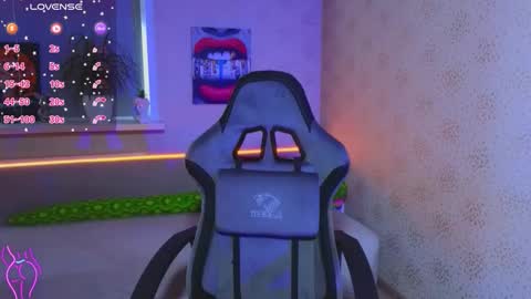 EsterPlayful online show from 09/16/25, 10:49