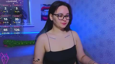 EsterPlayful online show from 10/25/25, 08:11