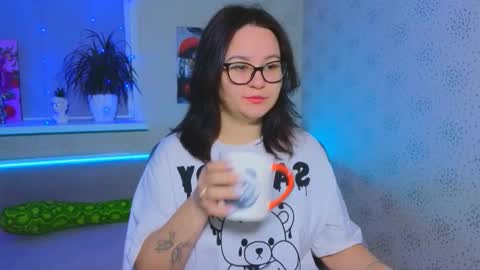 EsterPlayful online show from 11/24/25, 06:46