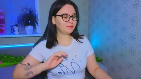 EsterPlayful online show from 11/28/25, 08:50