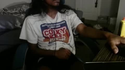 Snapshot of estessaid chatting on 11/08/25, 12:00 94Bottles online show from 11/08/25, 12:00