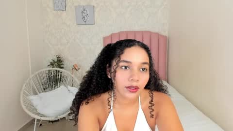 Snapshot of esther_sofia chatting on 05/01/26, 07:40 esther online show from 05/01/26, 07:40
