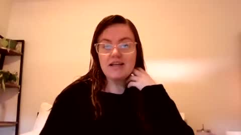 Snapshot of estherjude chatting on 06/03/26, 01:25 Esther online show from 06/03/26, 01:25