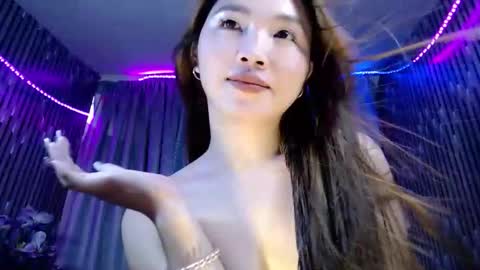 Snapshot of estherlust chatting on 09/24/25, 09:23 IRIS online show from 09/24/25, 09:23