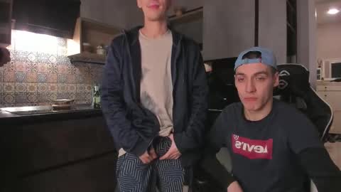 LOUIS online show from 12/14/25, 08:24