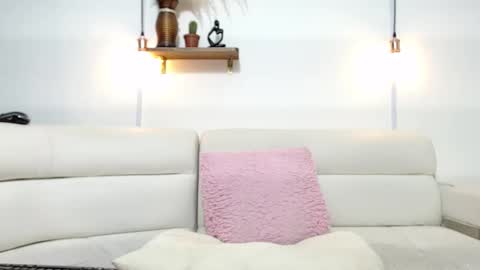 Snapshot of estivi1234 chatting on 02/05/26, 05:23 john online show from 02/05/26, 05:23