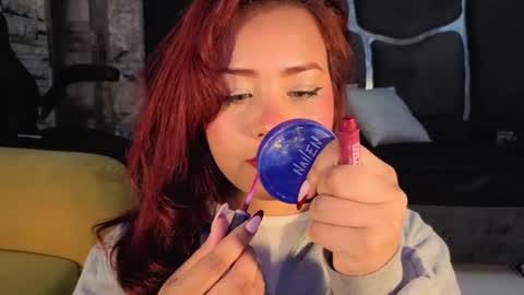 estrella05_ online show from 09/12/25, 04:56