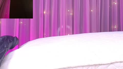 Snapshot of estrella_hanks_ chatting on 02/18/26, 11:50 Estrella online show from 02/18/26, 11:50