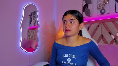 Estrella  online show from 03/19/26, 02:10