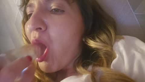 Snapshot of estrellawalters chatting on 05/26/26, 12:34 estrellawalters online show from 05/26/26, 12:34