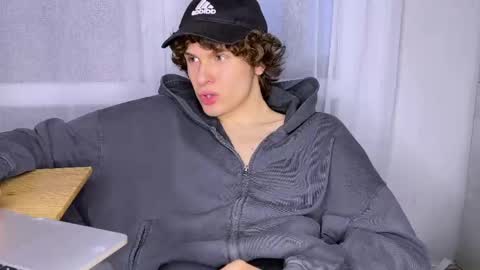 Alex online show from 05/06/26, 05:51