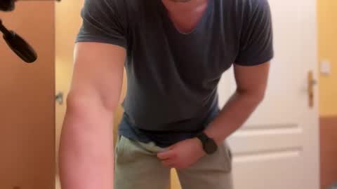 Tom online show from 11/15/25, 06:04