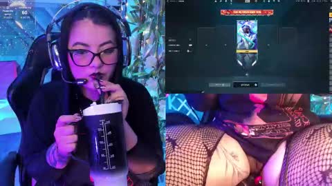 Aura online show from 02/12/26, 01:50