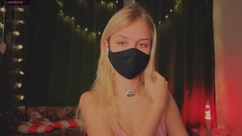 Snapshot of eternalophelia chatting on 01/12/26, 10:59 Sophia online show from 01/12/26, 10:59