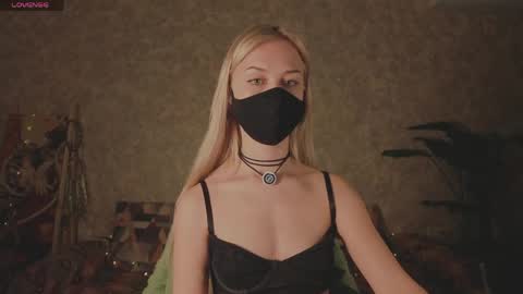 Snapshot of eternalophelia chatting on 04/01/26, 11:35 Sophia online show from 04/01/26, 11:35