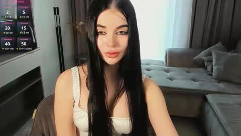 Hi there Im Emma online show from 10/16/25, 09:21