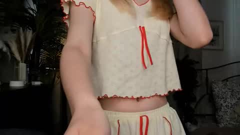 Natalie online show from 09/18/25, 05:42