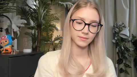 Snapshot of eternity_cuite chatting on 03/26/26, 05:46 Natalie online show from 03/26/26, 05:46