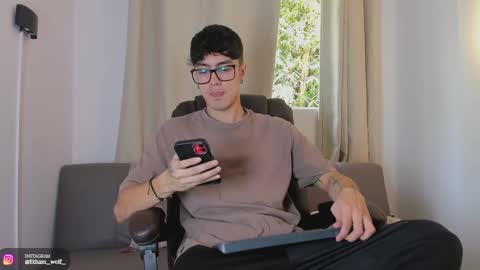 etham_wolf1 online show from 04/30/26, 02:23