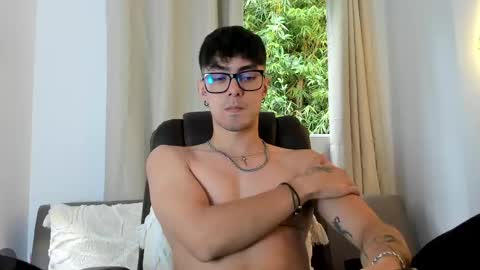 etham_wolf1 online show from 05/13/26, 06:38