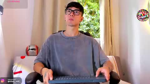 etham_wolf1 online show from 06/17/26, 05:47