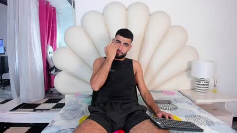 Ethan online show from 02/02/25, 11:51