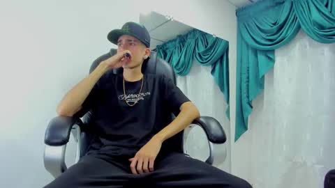 Snapshot of ethan_boy_ chatting on 12/04/24, 09:46 Ethan online show from 12/04/24, 09:46