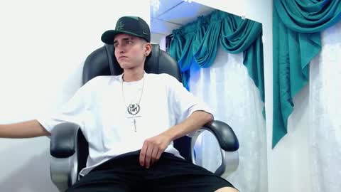 Snapshot of ethan_boy_ chatting on 12/07/24, 09:00 Ethan online show from 12/07/24, 09:00