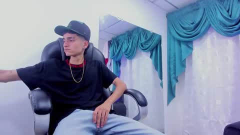 Snapshot of ethan_boy_ chatting on 12/13/24, 11:06 Ethan online show from 12/13/24, 11:06