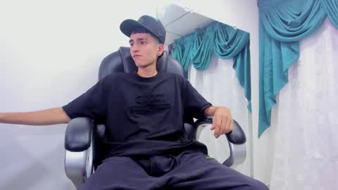 Snapshot of ethan_boy_ chatting on 01/03/25, 08:54 Ethan online show from 01/03/25, 08:54