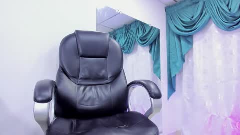 Snapshot of ethan_boy_ chatting on 01/19/25, 12:17 Ethan online show from 01/19/25, 12:17